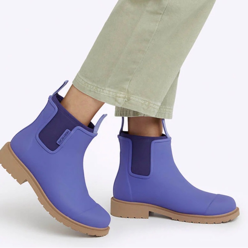 Merry People Purple Waterproof Chelsea Ankle Boots with Tan Sole - Picture 8 of 9